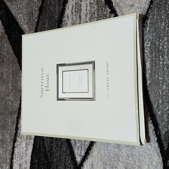SHEFFIELD HOME SILVER 5"X7" PHOTO FRAME NWT - Picture 6 of 8